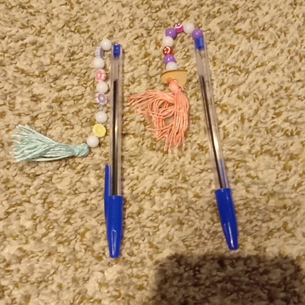 Pens - Picture 3 of 3
